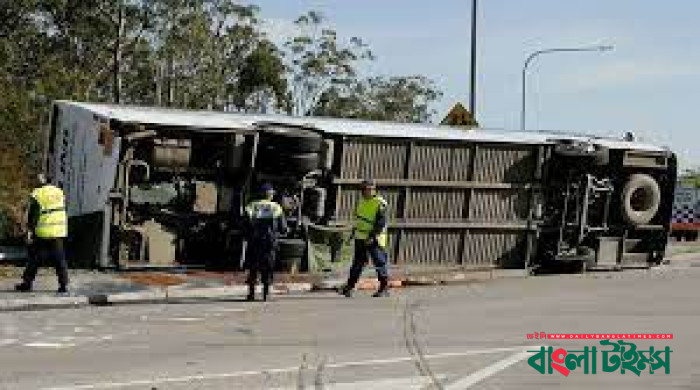 10 killed in Australia wedding bus crash